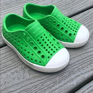 Native Jefferson Toddler Shoes Size 5